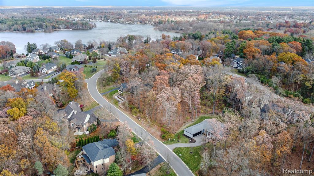 5888 Wyndam Lane, Brighton, MI 48116 — Photo 48