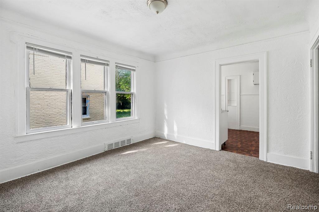5261 Lakeview Street, Detroit, MI 48213 — Photo 15