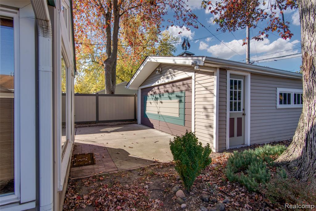 18552 Hinton Street, Riverview, MI 48193 — Photo 30