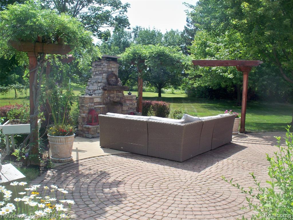 Photo 6