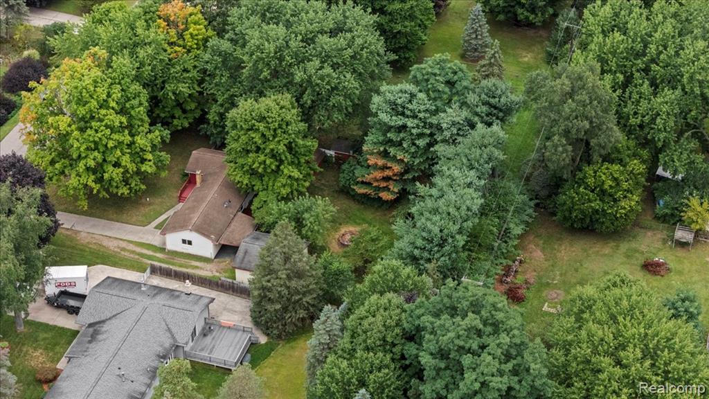 6891 Somerset Drive, Brighton, MI 48116 — Photo 28