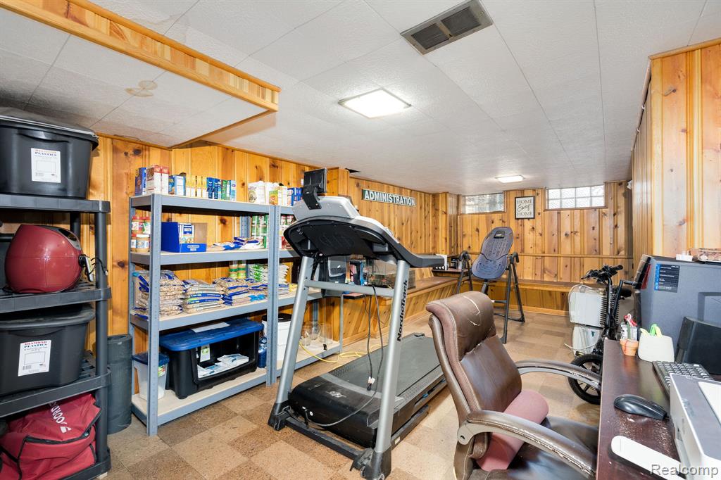 392 Cambridge Drive, Mount Clemens, MI 48043 — Photo 40