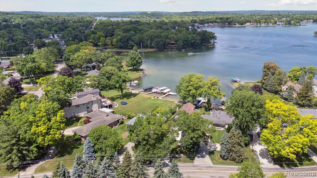 7262 Hatchery Road, Waterford, MI 48327 — Photo 48