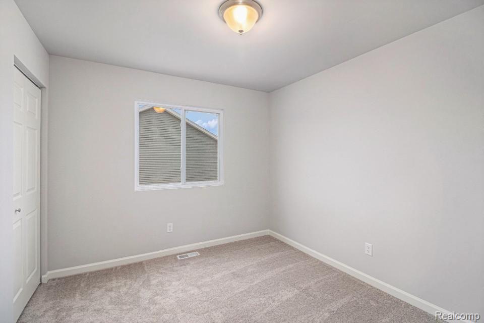733 LONE OAK Way, Tecumseh, MI 49286 — Photo 19