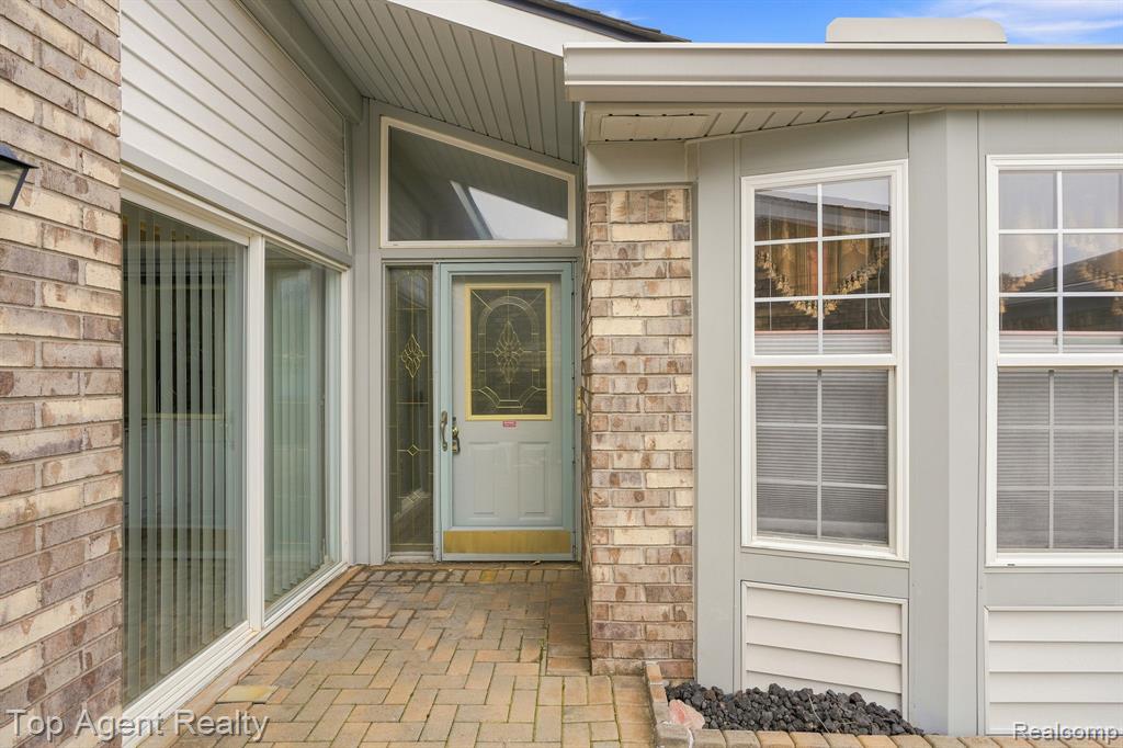 48659 Sundance Court, Utica, MI 48315 — Photo 3