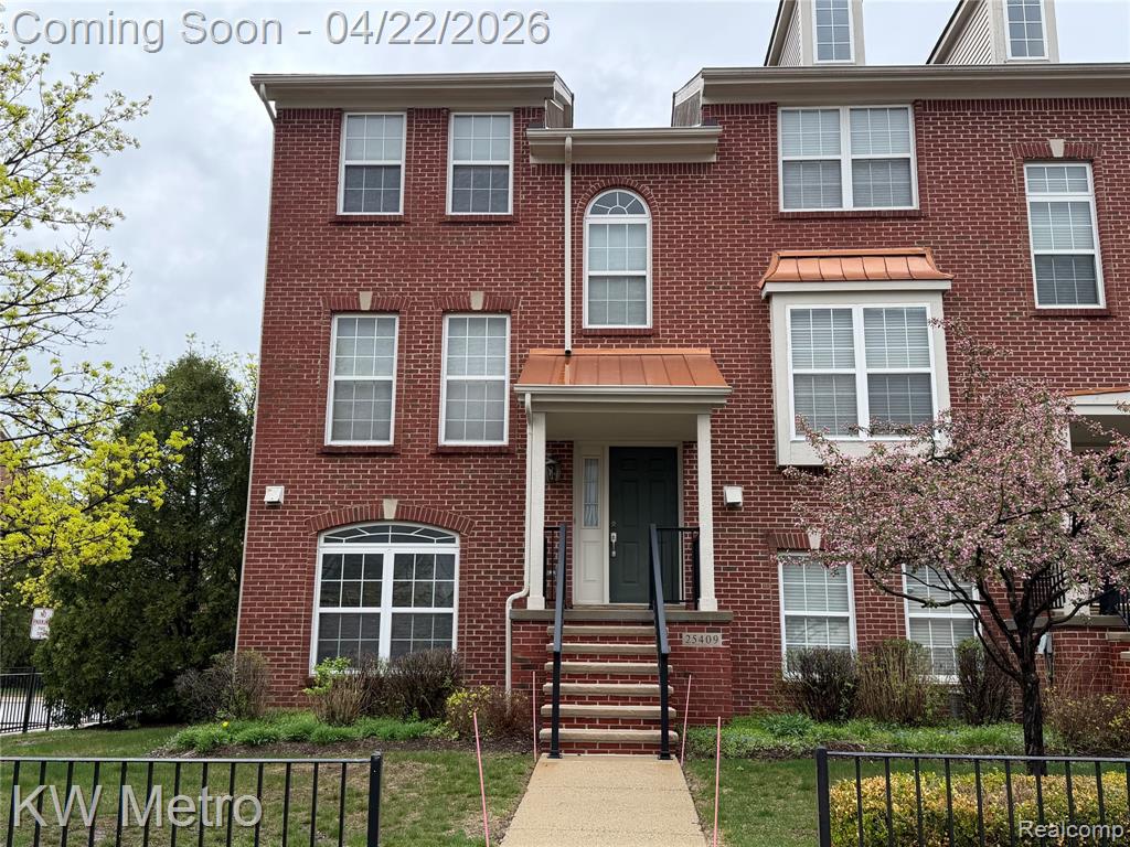25409 Saint James, Southfield, MI 48075 — front exterior