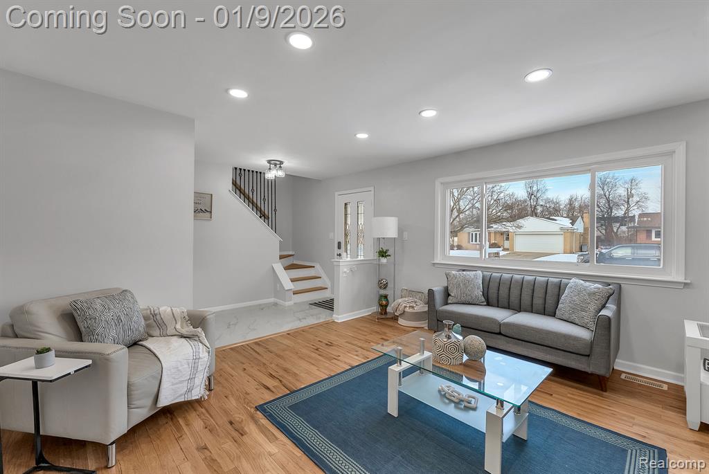40585 Pinetree Drive, Plymouth, MI 48170 — Photo 13
