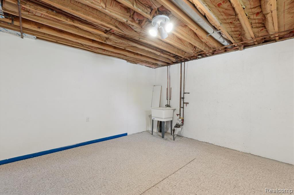 672 Morningside Drive, Grand Blanc, MI 48439 — Photo 37