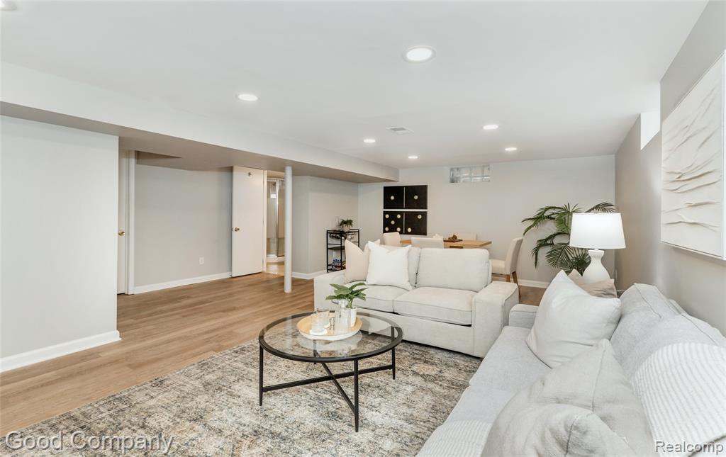702 Orchard View Drive, Royal Oak, MI 48073 — Photo 20