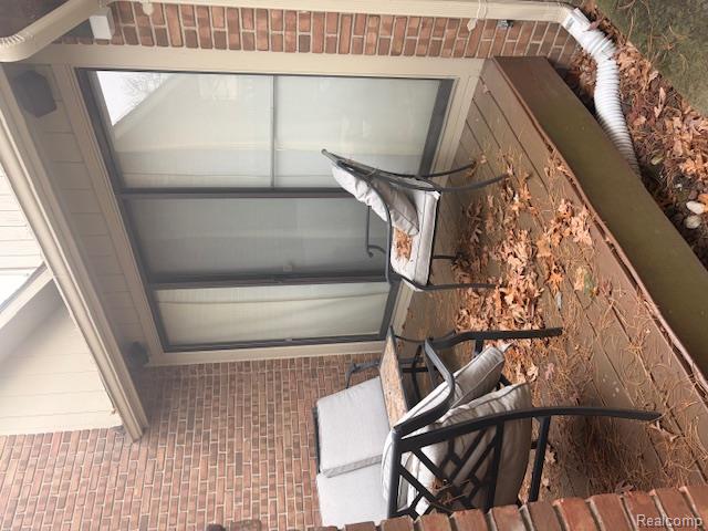 5541 W Walnut Circle W Circle, West Bloomfield, MI, 00000