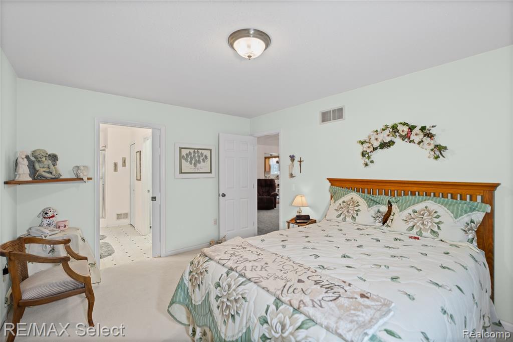 9267 Jill Marie Lane, Swartz Creek, MI 48473 — Photo 8