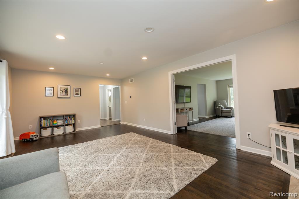 6825 ALDERLEY Way, West Bloomfield, MI — Photo 13