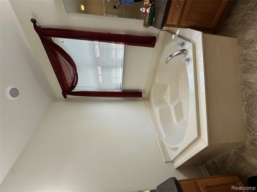 7383 Tottenham, Utica, MI 48317 — Photo 27