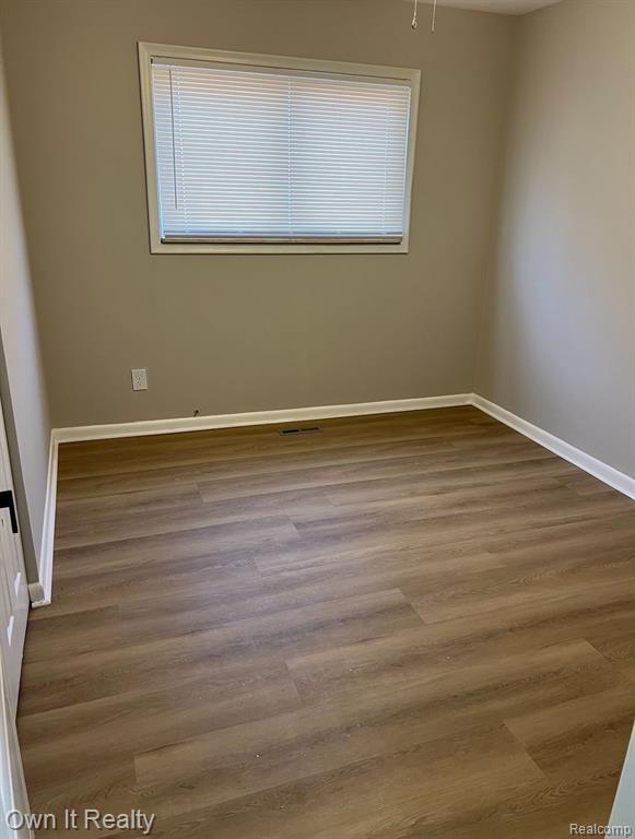 4976 BEDFORD Street, Dearborn Heights, MI 48125 — Photo 9