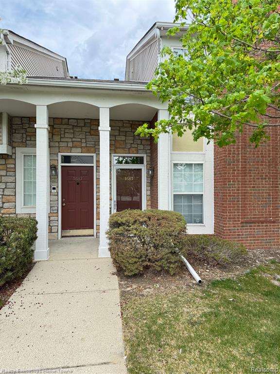 5685 PINE AIRES Drive, Sterling Heights, MI 48314 — Photo 17