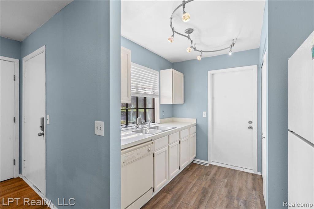 5680 DEVILLE, East Lansing, MI 48823 — Photo 8