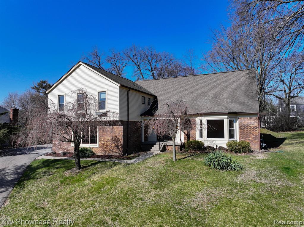 4238 STILL MEADOW Lane, West Bloomfield, MI 48323 — Photo 2