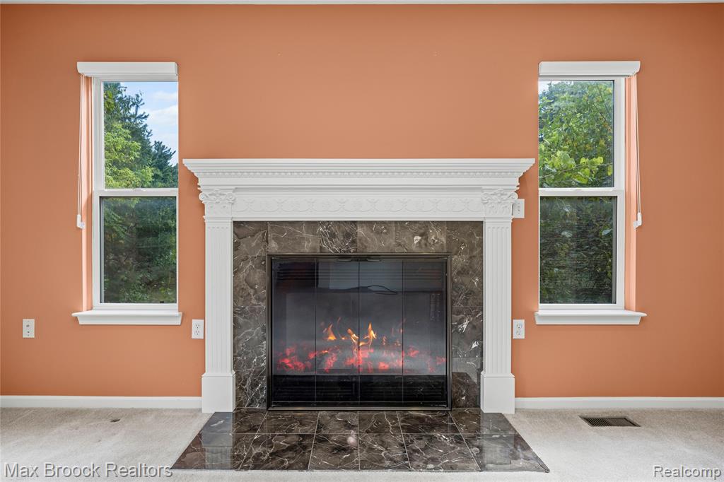 71 DONNA Court, Waterford, MI 48327 — Photo 6