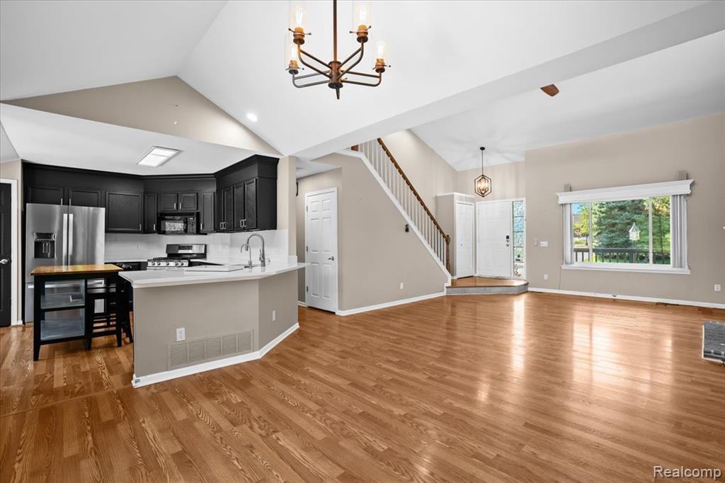 5620 Hatchery Road, Waterford, MI 48329 — Photo 9