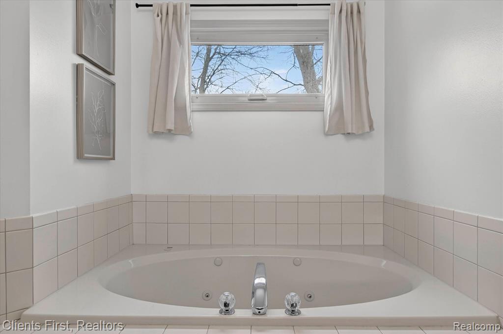 5150 Edward James Drive, Howell, MI 48843 — Photo 25