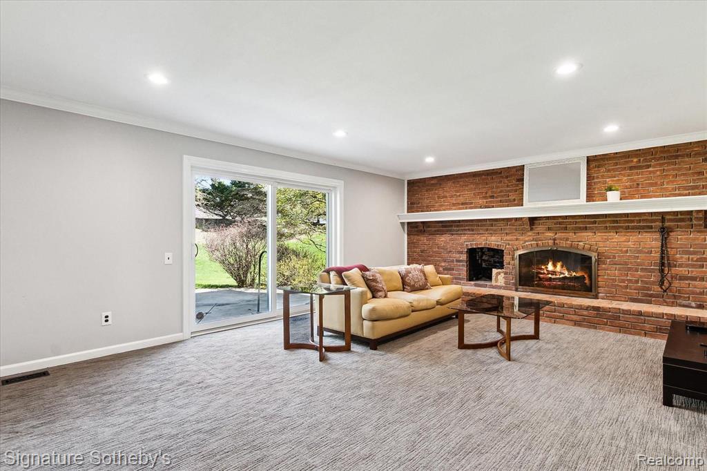 5896 HUNTERS GATE Drive, Troy, MI 48098 — Photo 22