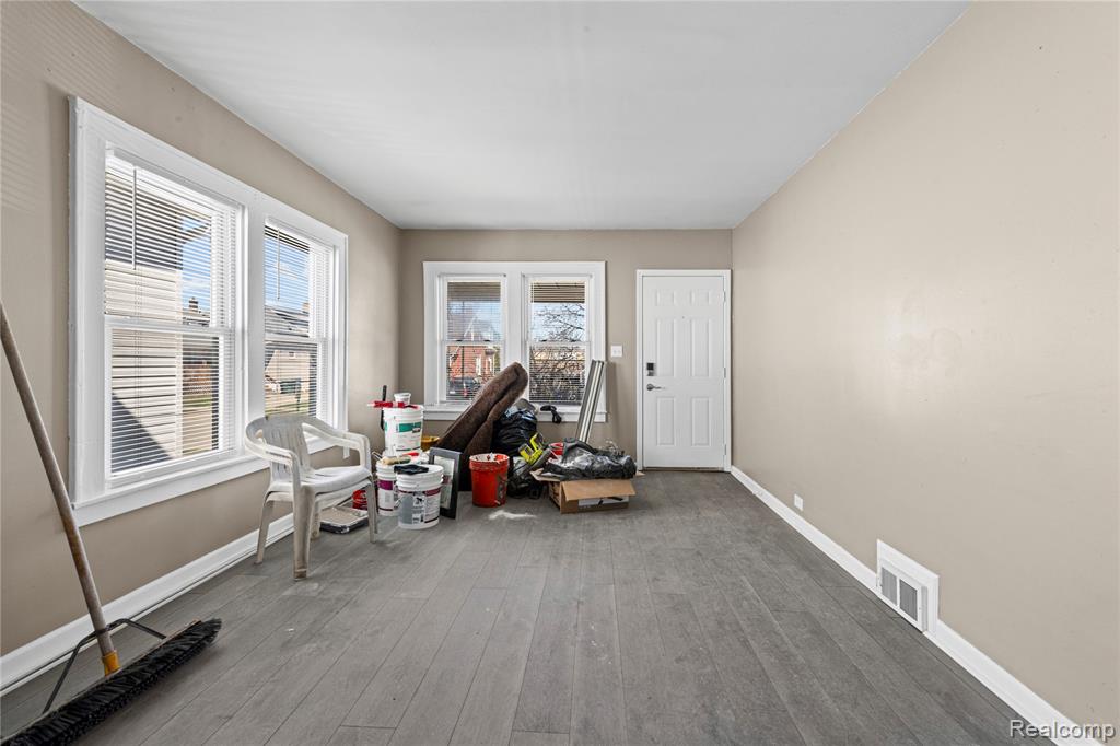 705 Cleophus Parkway, Lincoln Park, MI 48146 — Photo 9