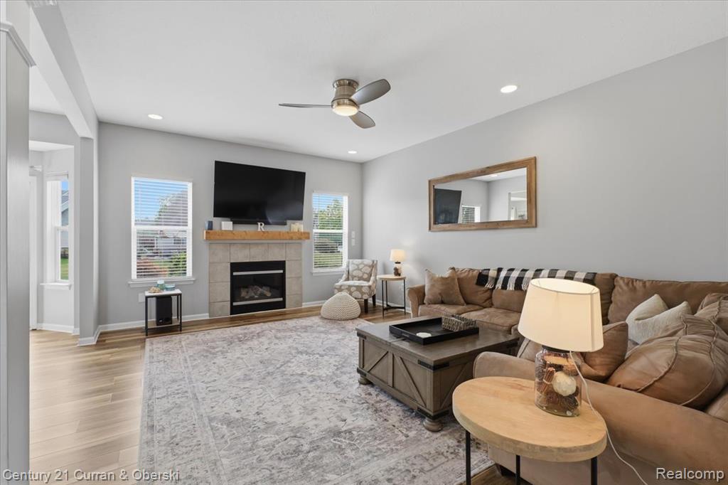 23537 Crescent Ridge Drive, New Boston, MI 48164 — Photo 13