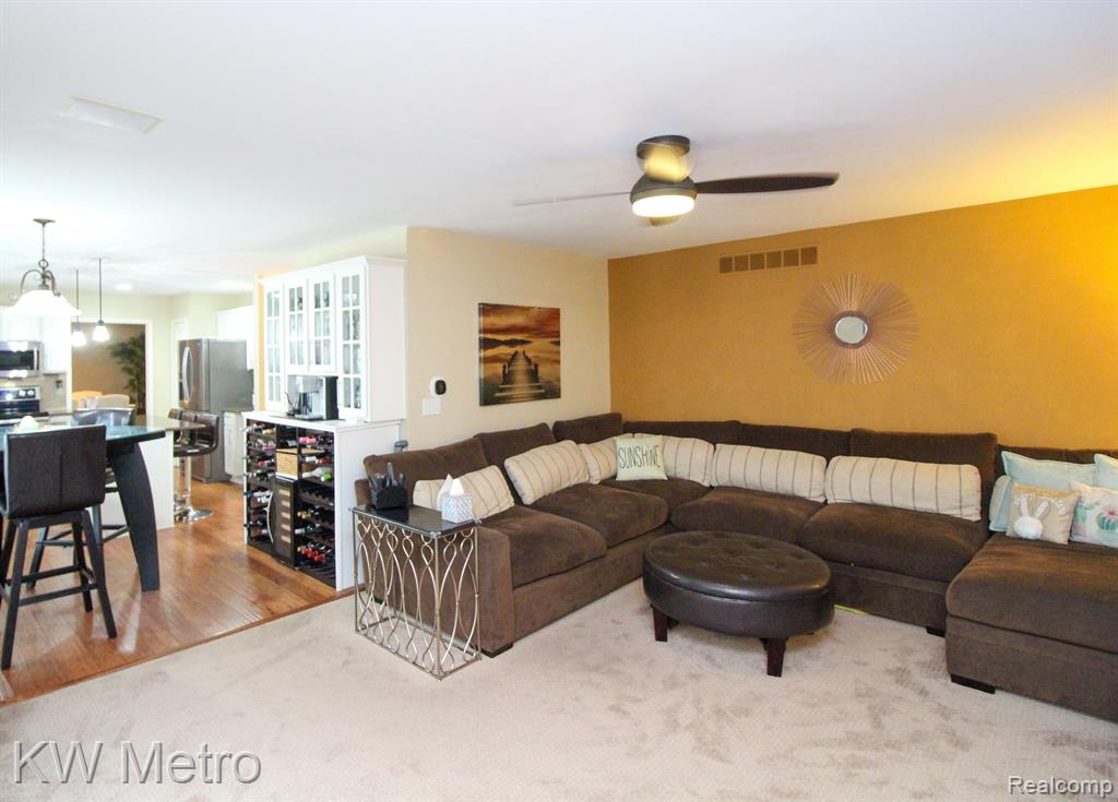 47037 REENE Drive, Belleville, MI 48111 — Photo 16