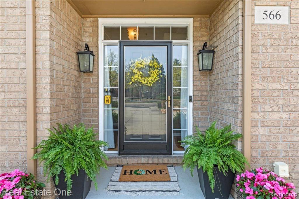 566 BAY POINTE Drive, Oxford, MI 48371 — Photo 9