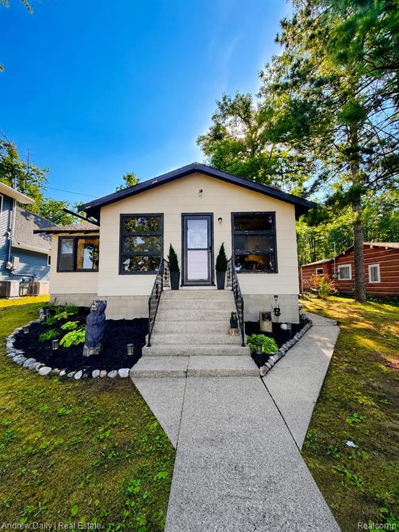 1781 Memory Lane, Lewiston, MI 49756