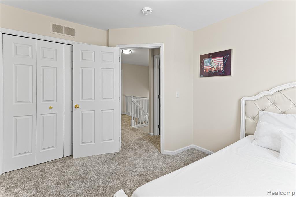 1033 Calpernia, Wixom, MI — Photo 21