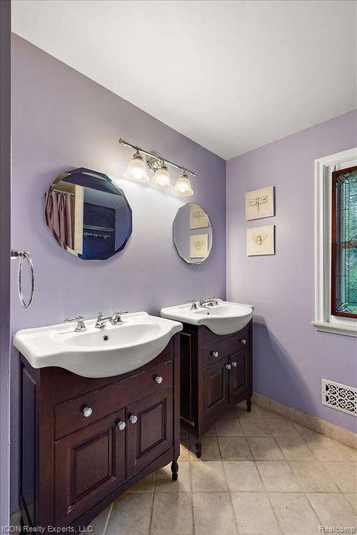746 Birch Tree Lane, Rochester Hills, MI 48306 — Photo 52
