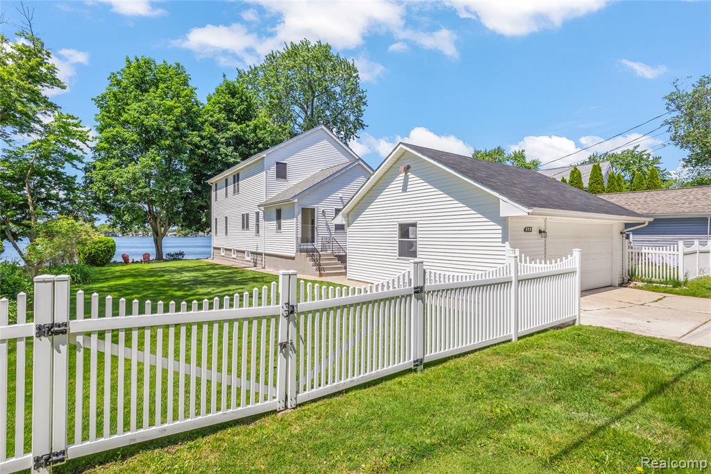 4333 Hunters Drive, Highland, MI 48356 — Photo 3