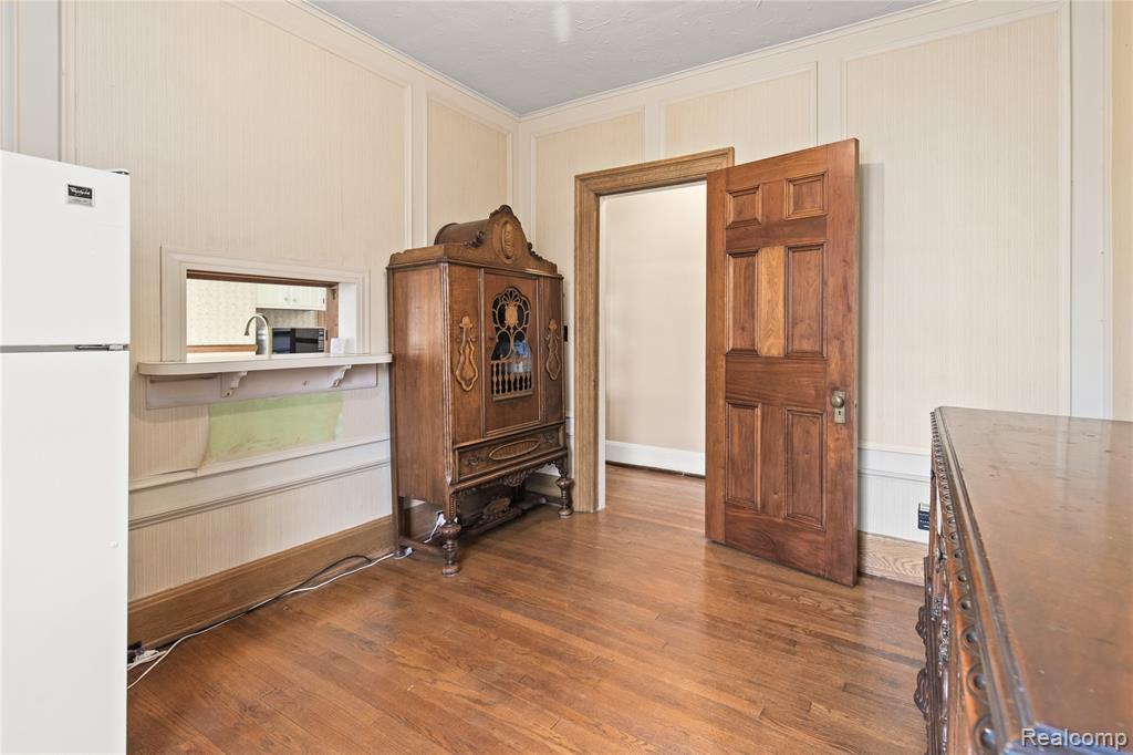 1450 Iroquois Street, Detroit, MI 48214 — Photo 20