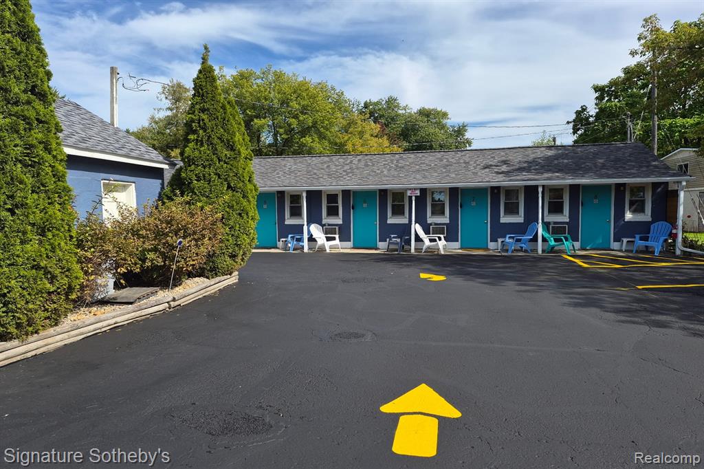 6997 Lakeshore Road - Photo 4