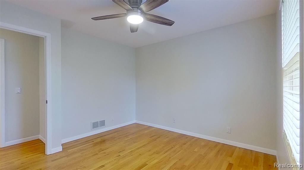 715 Lakeside Drive, Waterford, MI 48328 — Photo 49