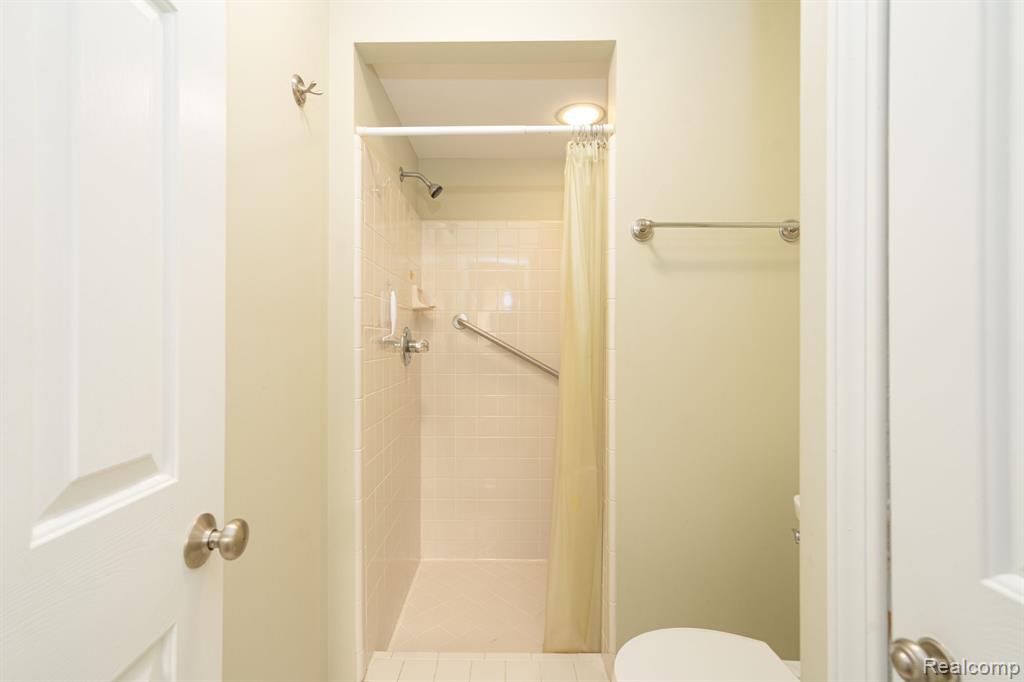 47248 Malburg Way Drive, Macomb, MI 48044 — Photo 52