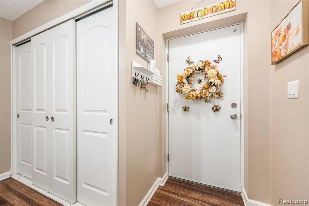 35912 Ann Arbor Trail, Livonia, MI 48150 — Photo 2