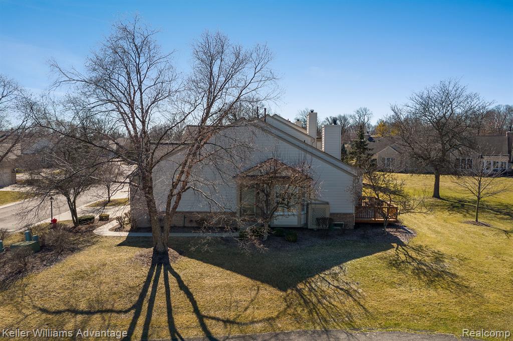 39547 CHAMPION Court, Northville, MI 48168 — Photo 43