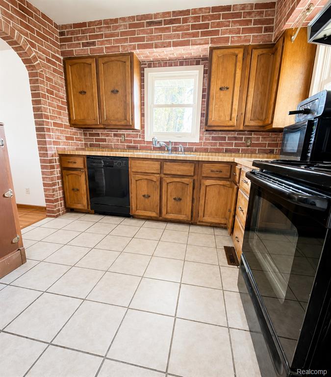 6109 E Baldwin Road, Grand Blanc, MI 48439 — Photo 3