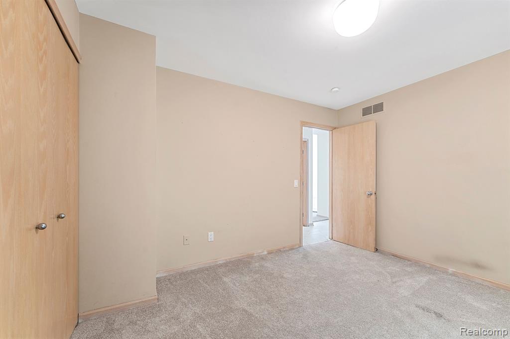 26783 PARK Lane, Woodhaven, MI 48183 — Photo 16