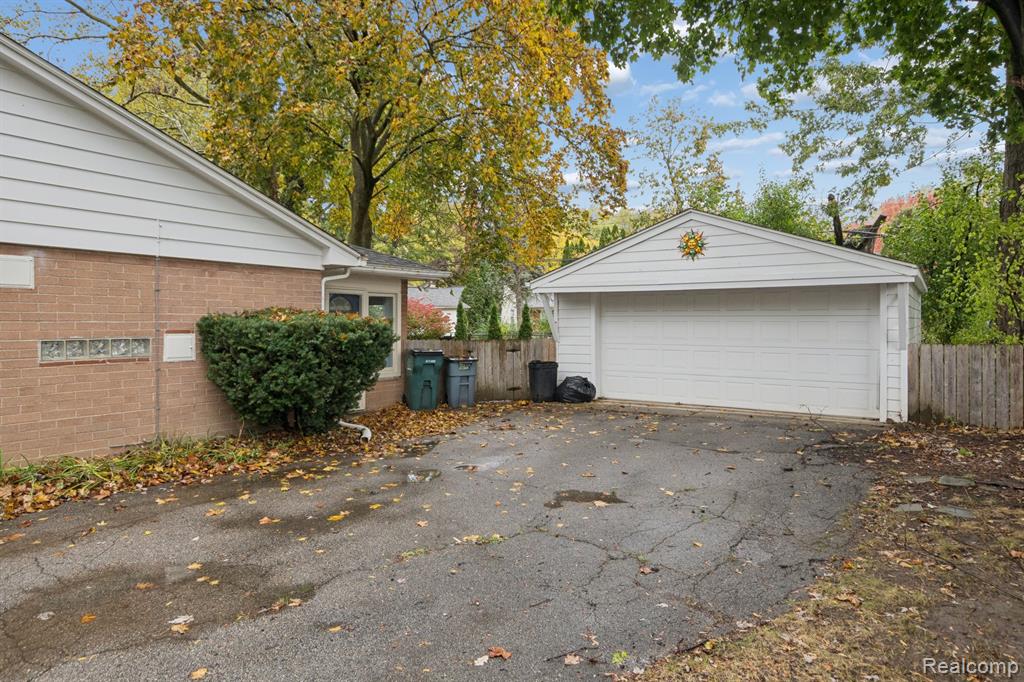 32463 Sheridan, Beverly Hills, MI 48025 — Photo 42