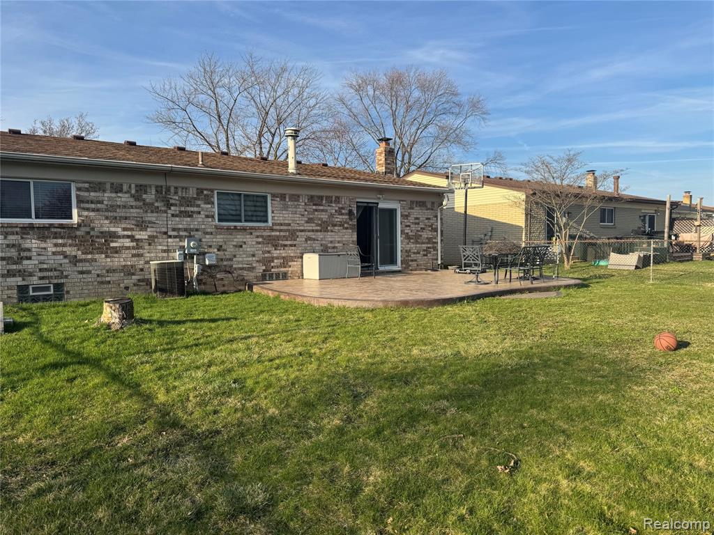 15794 Nader Court, Clinton Twp, MI 48038 — Photo 39