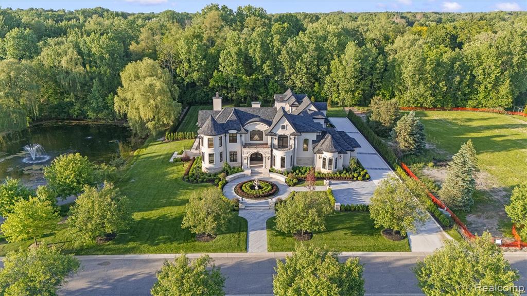 FEATURED LISTINGS