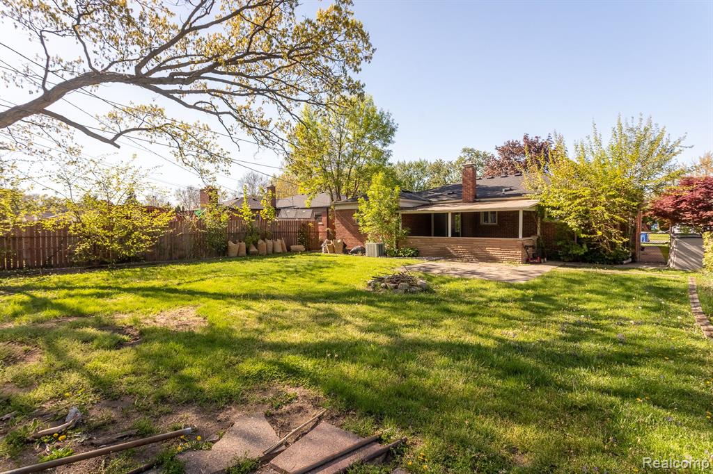 5028 LINDA Street, Warren, MI 48092 — Photo 2