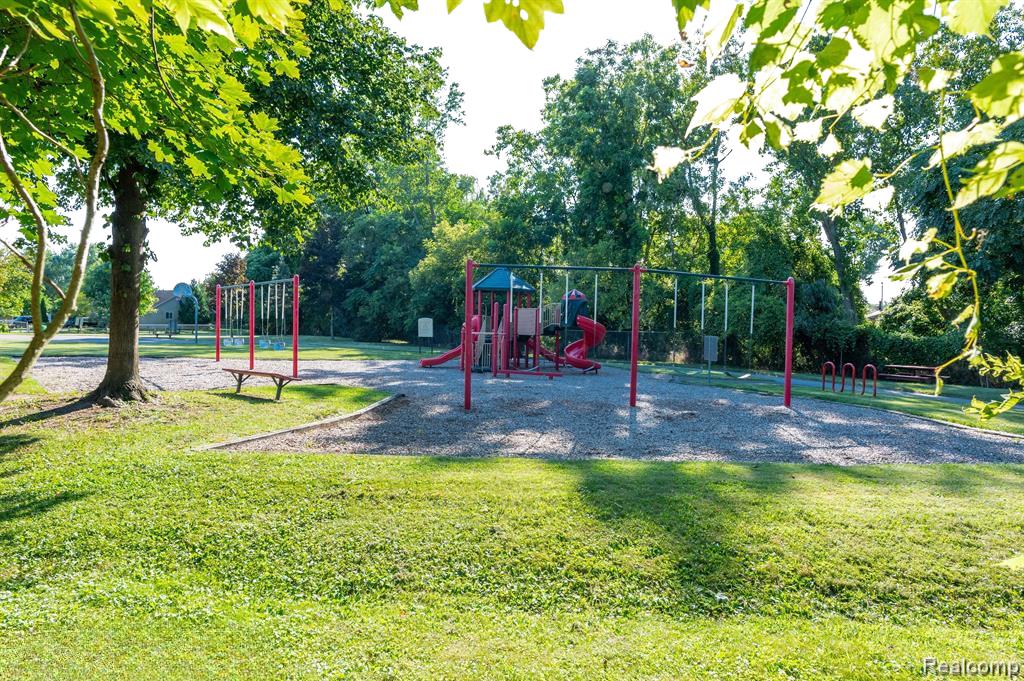 4322 RANDOLPH Street, Wayne, MI 48184 — Photo 4