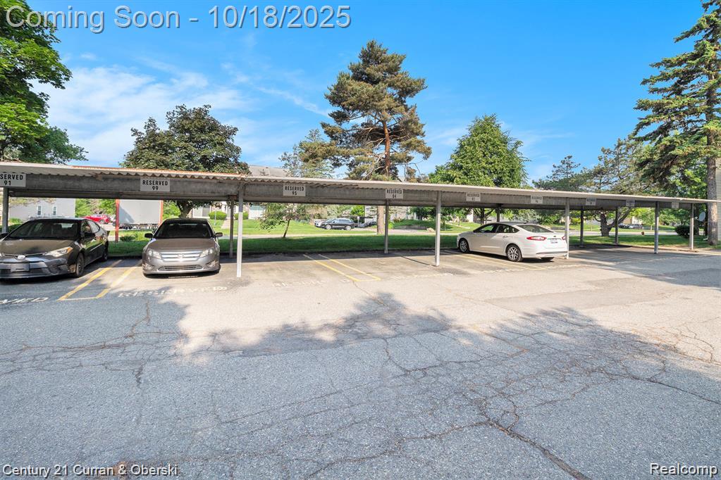 833 BLOOMFIELD VILLAGE Boulevard, A, Auburn Hills, MI 48326 — Photo 15