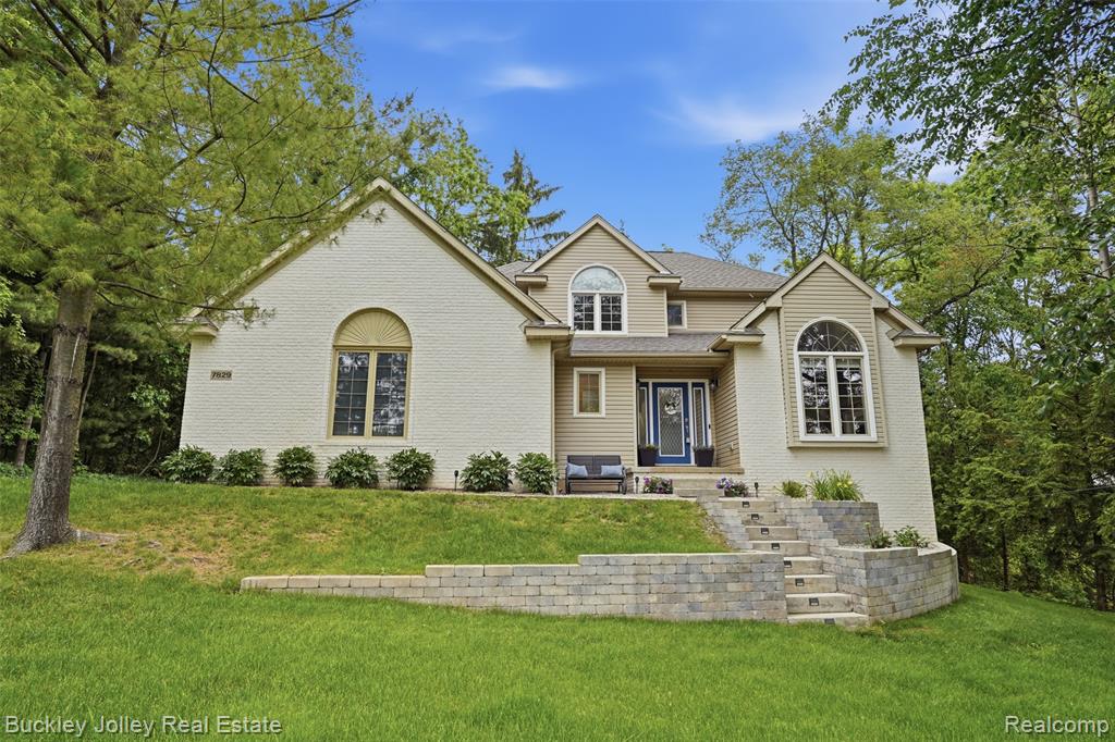 7829 Hillside Lakes Drive, Brighton, MI 48116 — Photo 40
