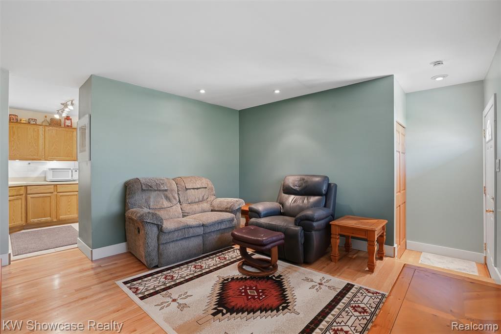 31167 Maplewood Street, Garden City, MI — Photo 5