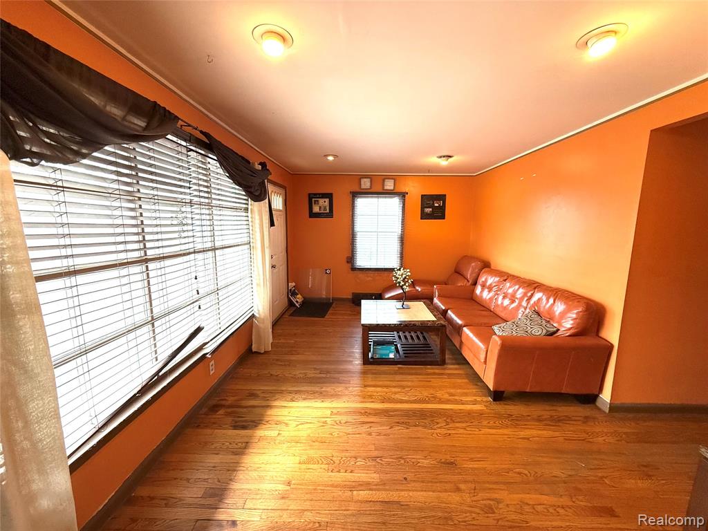 19009 Woodland Street, Harper Woods, MI 48225 — Photo 3